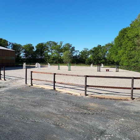 Gite Du Haras De Vales Moult Exterior foto