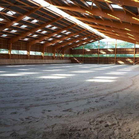 Gite Du Haras De Vales Moult Exterior foto