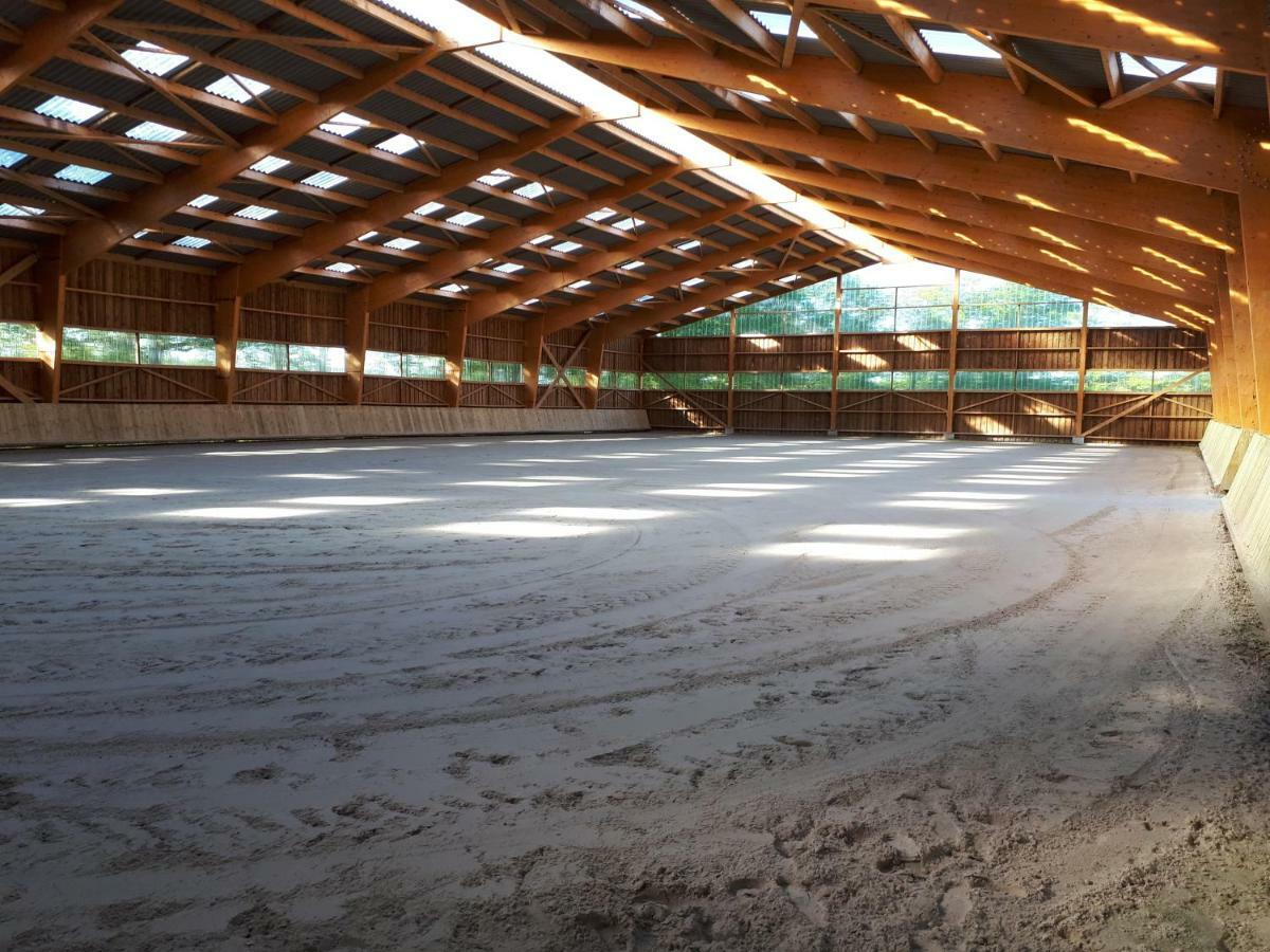 Gite Du Haras De Vales Moult Exterior foto